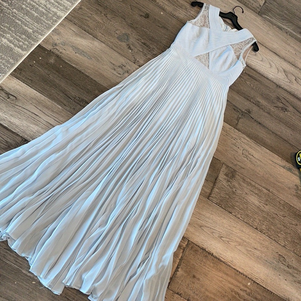 BCBG long dress Baby Blue color Size4 Zip Closure Like New condition No defects